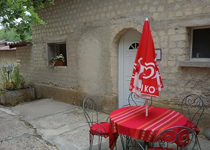 Le Clos Des Romarins Le Coquelicot *