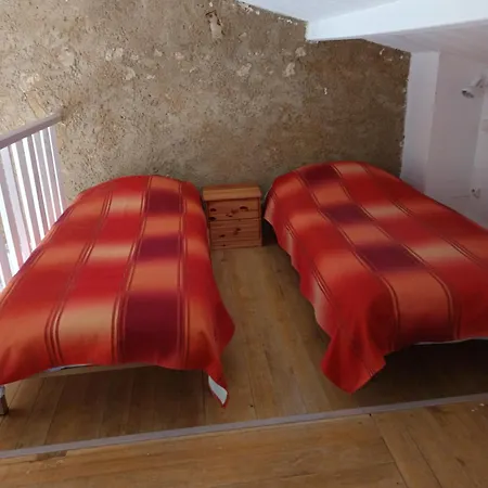 Le Clos Des Romarins Le Coquelicot