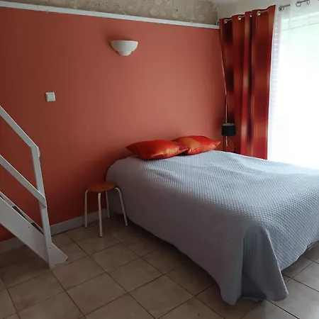 Le Clos Des Romarins Le Coquelicot